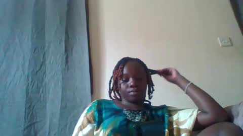 Snapshot of dollyvee chatting on 21, 11, 2025 dollyvee online show from 21, 11, 2025