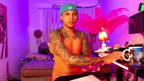 Snapshot of dominant_gay_xxx chatting on 17, 11, 2025 jjhoy online show from 17, 11, 2025