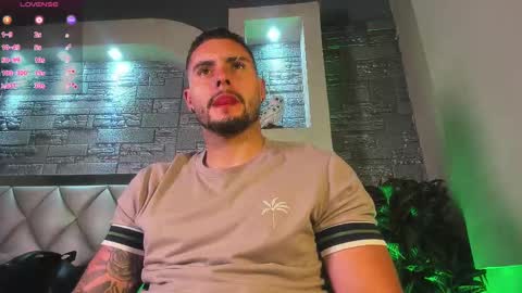 Snapshot of dominic_de_luca chatting on 6, 10, 2025 dominic de luca online show from 6, 10, 2025