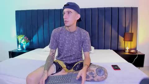 dominik_thompson777 online show from 21, 9, 2025