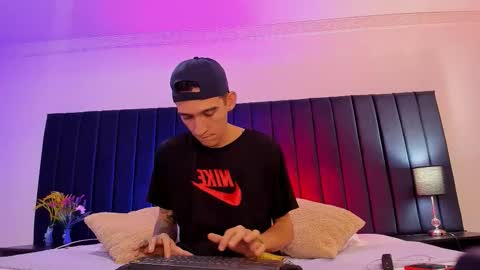 dominik_thompson777 online show from 7, 10, 2025