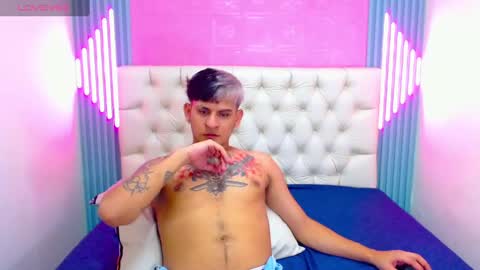 Snapshot of dona_and_carl2 chatting on 15, 12, 2024 DONA Y CARL online show from 15, 12, 2024