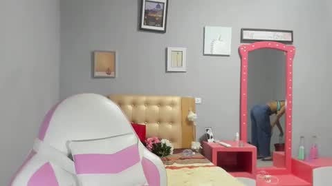 dona_tella online show from 31, 1, 2026