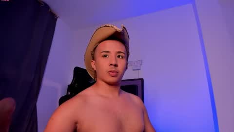 Snapshot of donathoo chatting on 24, 4, 2026 Donat Independent Model online show from 24, 4, 2026