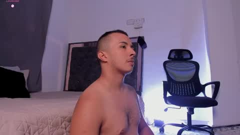 Snapshot of donathoo chatting on 21, 5, 2026 Donat Independent Model online show from 21, 5, 2026