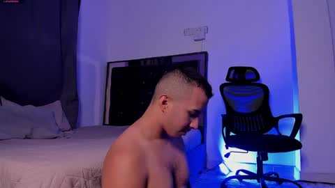 Snapshot of donathoo chatting on 28, 5, 2026 Donat Independent Model online show from 28, 5, 2026