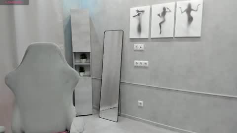 Donna On GMT2 Mon-Fri 3-9 AM online show from 12, 3, 2026