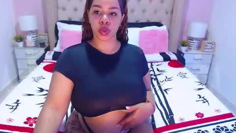 Snapshot of donnaadore chatting on 3, 5, 2026 Donna online show from 3, 5, 2026