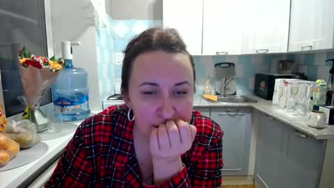 Snapshot of donnalimadonna chatting on 1, 1, 2025 Tatiana 43 curvy sexy body and Joanna redhead 39 years online show from 1, 1, 2025