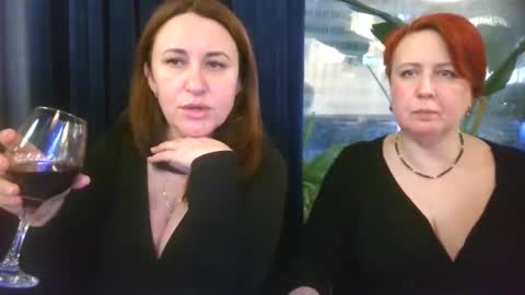 Snapshot of donnalimadonna chatting on 22, 1, 2025 Tatiana 43 curvy sexy body and Joanna redhead 39 years online show from 22, 1, 2025
