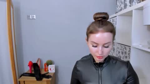 DonnaSensual online show from 21, 11, 2025