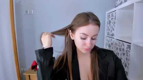 DonnaSensual online show from 3, 12, 2025