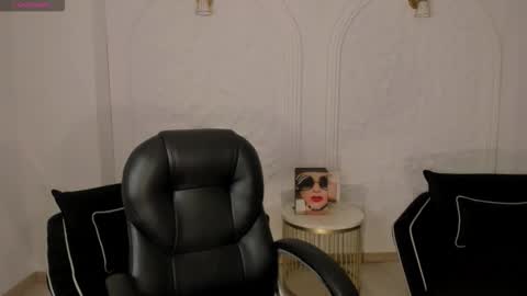  Donna Stonne  online show from 21, 9, 2025