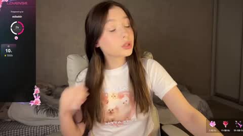 Snapshot of dontoch chatting on 4, 3, 2025 Stacy online show from 4, 3, 2025