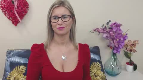 DoreenSexy online show from 2, 1, 2025
