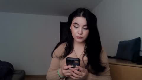 Snapshot of dorian1211 chatting on 7, 11, 2025 Doriana online show from 7, 11, 2025