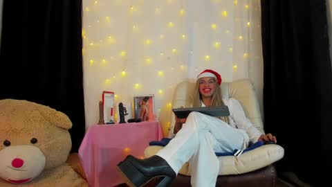 Snapshot of dorian_lev chatting on 2, 12, 2024 Nicolle online show from 2, 12, 2024
