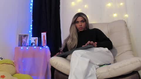 Snapshot of dorian_lev chatting on 4, 1, 2025 Nicolle online show from 4, 1, 2025