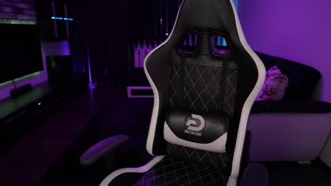 Dorian Reyes online show from 25, 2, 2025