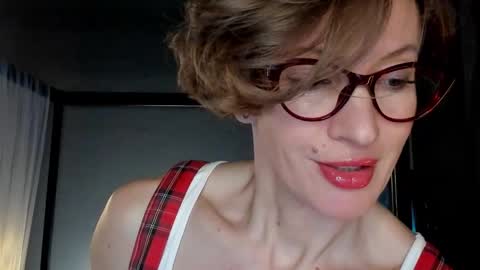 Dorothy Next stream on Monday at 3am-9am online show from 23, 2, 2025