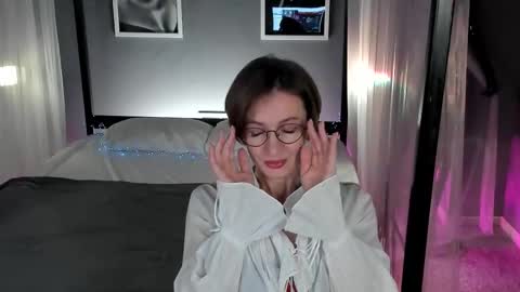 Dorothy Next stream on Monday at 3am-9am online show from 3, 12, 2025