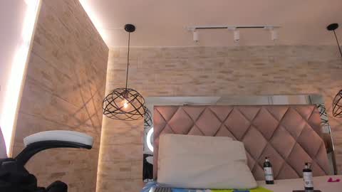  DOROTHY online show from 14, 1, 2025