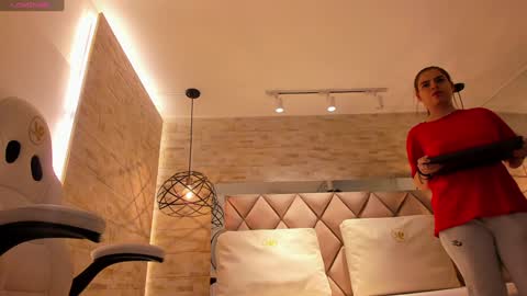  DOROTHY online show from 31, 1, 2025