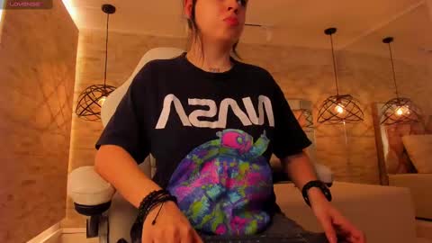  DOROTHY online show from 25, 2, 2025