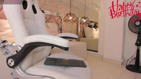  DOROTHY online show from 1, 3, 2025