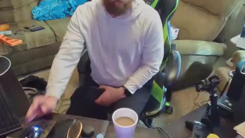 DotYourEyezez  online show from 12, 12, 2024