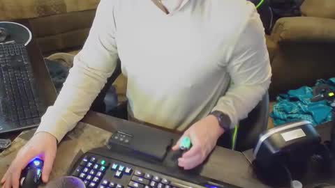 DotYourEyezez  online show from 26, 12, 2024