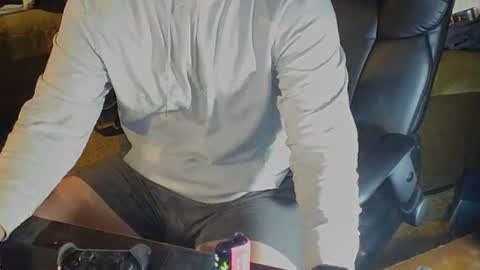 DotYourEyezez  online show from 24, 10, 2025