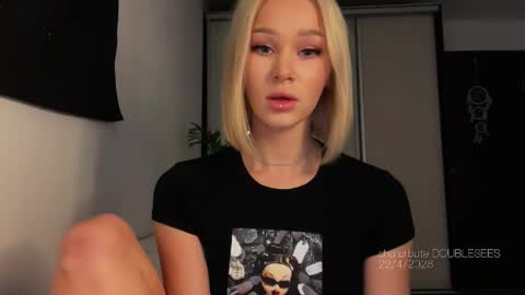 MOLLYYYY dont forget to give me a thumb up online show from 23, 4, 2026