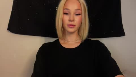 MOLLYYYY dont forget to give me a thumb up online show from 24, 4, 2026