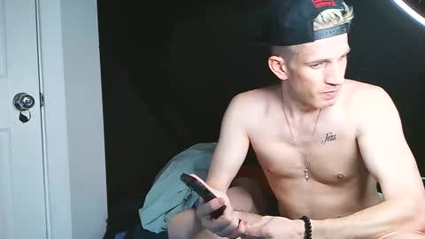 Snapshot of dracoisback chatting on 13, 10, 2025 dracoisback online show from 13, 10, 2025