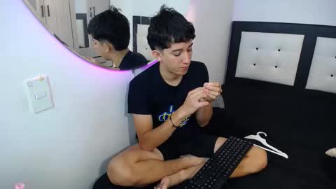 -- nicolle and jhon -- online show from 4, 11, 2025