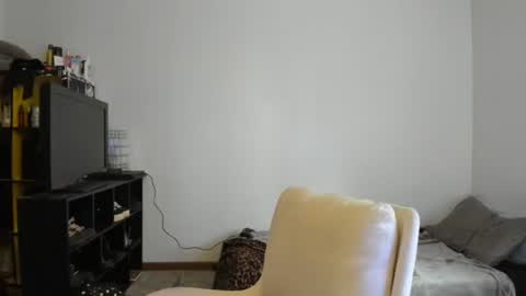 Snapshot of dreagentry chatting on 12, 9, 2025 Your Majesty online show from 12, 9, 2025
