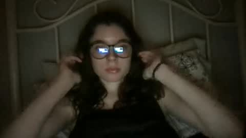 Snapshot of dream1girl_ chatting on 6, 3, 2025 ur dream girl online show from 6, 3, 2025