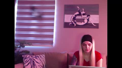 Snapshot of dreamcatcherfantasy chatting on 27, 1, 2025 A girl online show from 27, 1, 2025