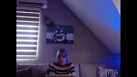 Snapshot of dreamcatcherfantasy chatting on 11, 2, 2025 A girl online show from 11, 2, 2025
