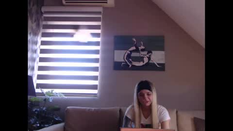 Snapshot of dreamcatcherfantasy chatting on 19, 2, 2025 A girl online show from 19, 2, 2025
