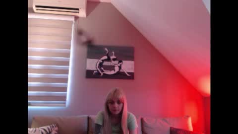 Snapshot of dreamcatcherfantasy chatting on 3, 3, 2025 A girl online show from 3, 3, 2025