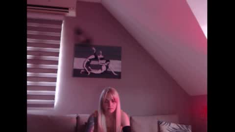 Snapshot of dreamcatcherfantasy chatting on 12, 3, 2025 A girl online show from 12, 3, 2025