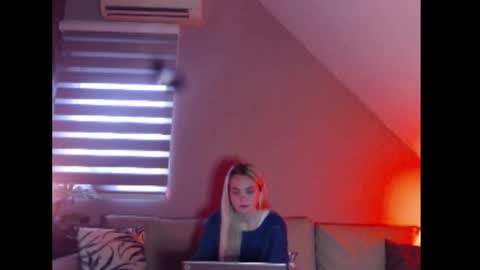 A girl online show from 15, 12, 2025