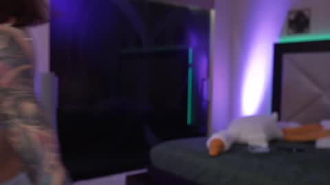 Sarah online show from 2, 2, 2025