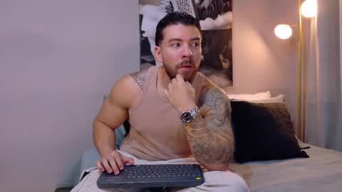 Snapshot of dreammr1 chatting on 25, 4, 2026 cris online show from 25, 4, 2026