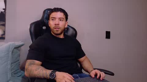 Snapshot of dreammr1 chatting on 20, 6, 2026 cris online show from 20, 6, 2026