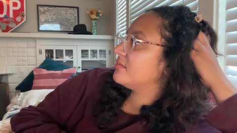 RIRI OR DREAMY online show from 26, 1, 2025