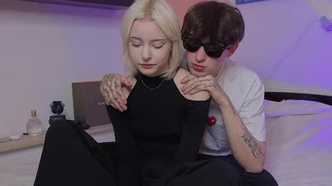 Mark online show from 11, 4, 2026