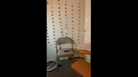 Drippy kitty  online show from 14, 12, 2025